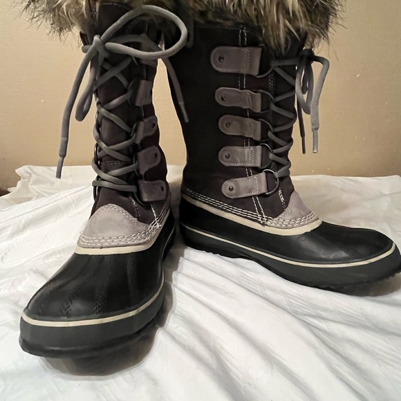 Sorel Joan of Arctic Boots - Picture 1 of 12